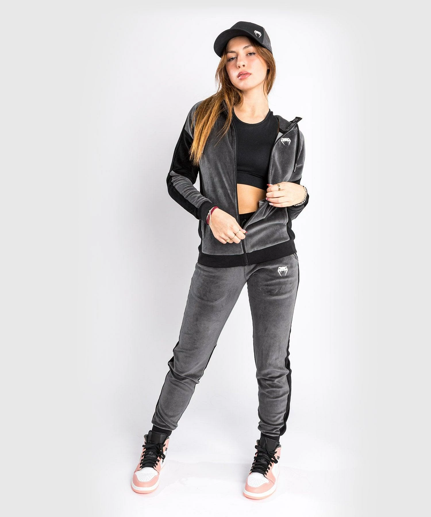 Venum Camoline 2.0 Velvet Track Jacket - For Women - Grey/Black 7 Venum Camoline 2.0 Velvet Track Jacket - For Women - Grey/Black - Bilde 5