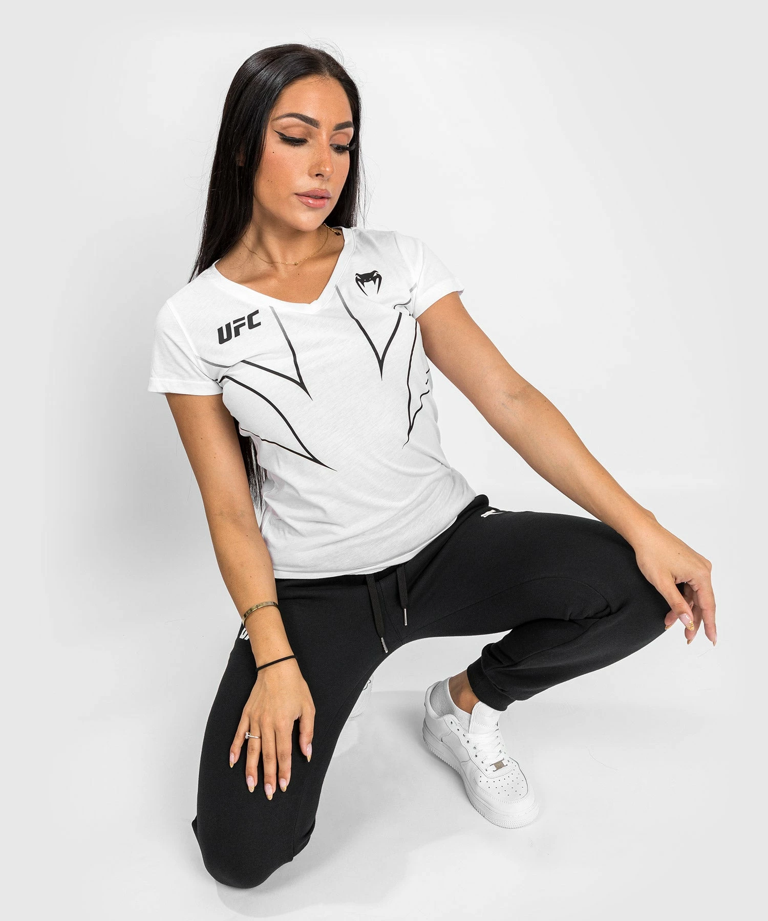 UFC Venum Fight Night 2.0 Replica Women's T-shirt - White 4 UFC Venum Fight Night 2.0 Replica Women's T-shirt - White - Bilde 2