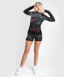 UFC Venum Authentic Fight Week Women's 2.0 Performance Long Sleeve Rashguard - Black/Red -Boxing Elegant Butikk 7 252F6 252F9 252Fa 252F769ac8d36d636492ca2ca907944b3d634bf8be47 VNMUFC 00115 001 01 d0659b9e 2608 4a6d a1e1 a262dbc6b40c