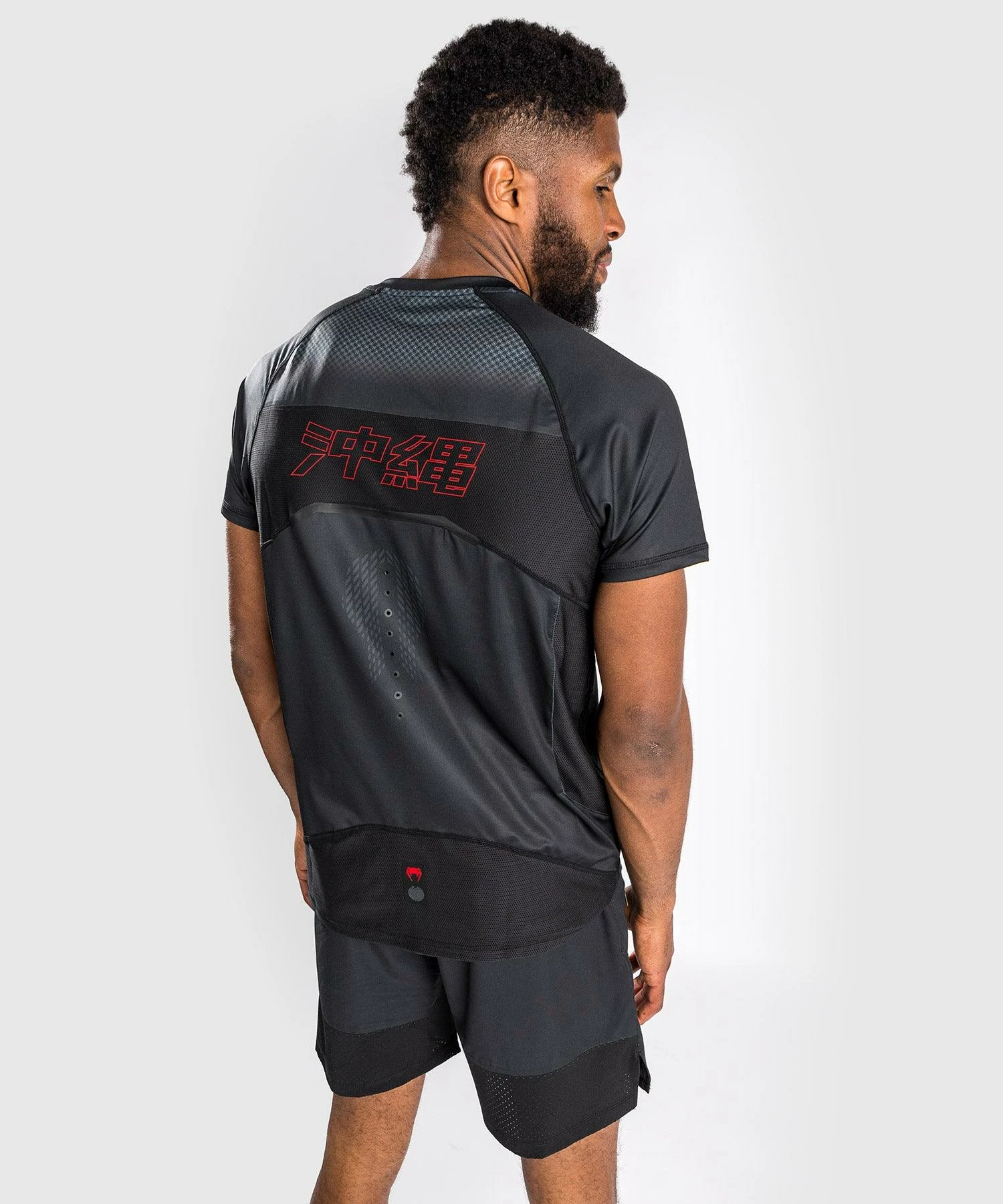 Venum Okinawa 3.0 Dry Tech T-Shirt Short Sleeves - Black/Red 7 Venum Okinawa 3.0 Dry Tech T-Shirt Short Sleeves - Black/Red - Bilde 5