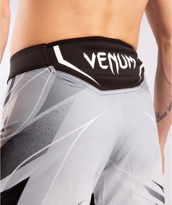 UFC Venum Pro Line Men's Shorts - White 9 UFC Venum Pro Line Men's Shorts - White - Bilde 7