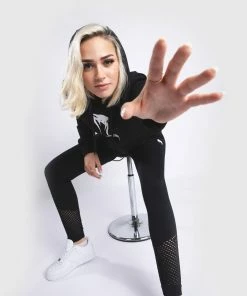 Venum Classic Hoodie - For Women - Black -Boxing Elegant Butikk 7 252F9 252F5 252Fc 252F795cfaed2342b456fd1ee51b0655b538eb796469 HOODIE CLASSIC BLACK WOMEN3