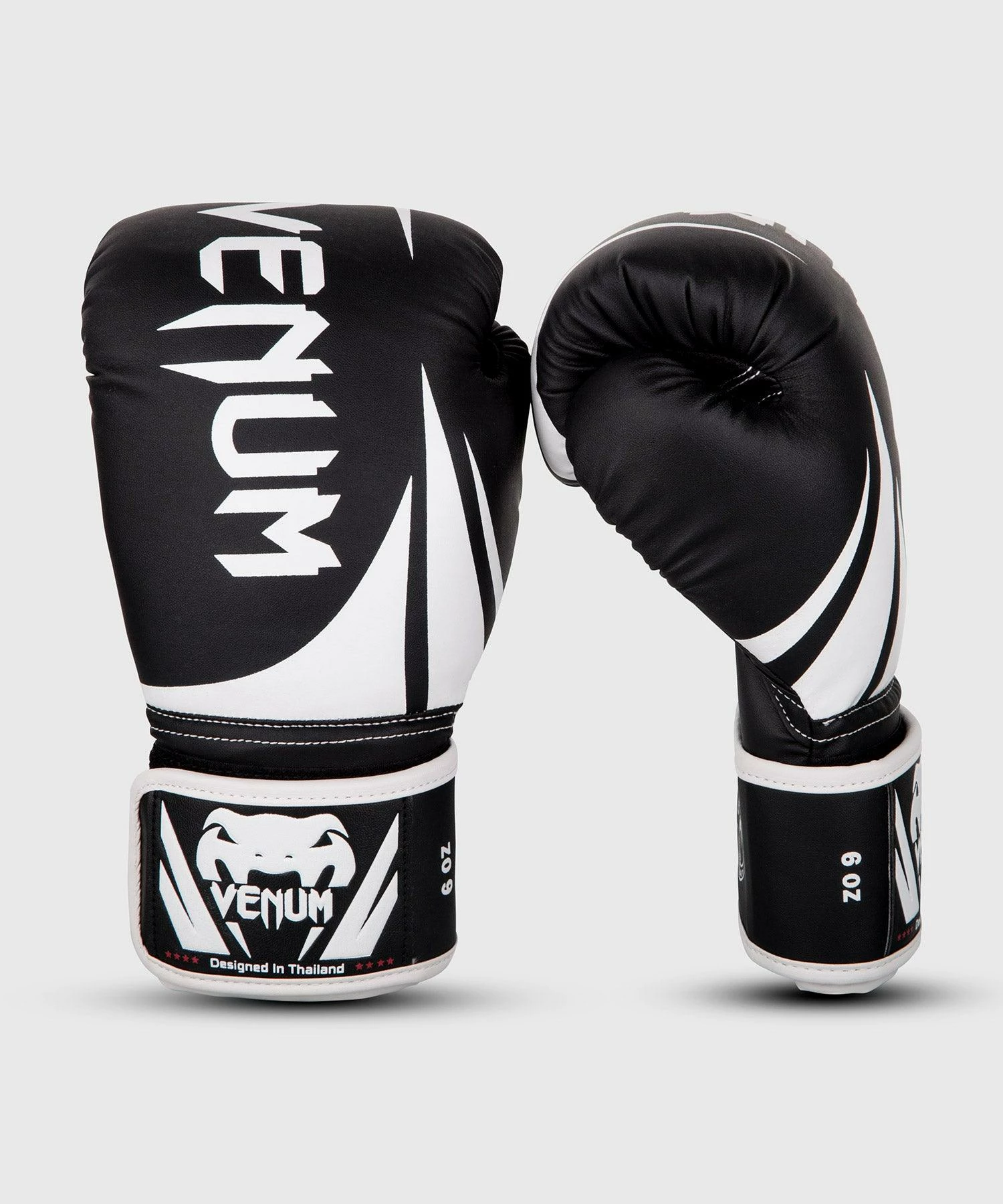 Venum Challenger 2.0 Kids Boxing Gloves - Black/White - Bilde 2
