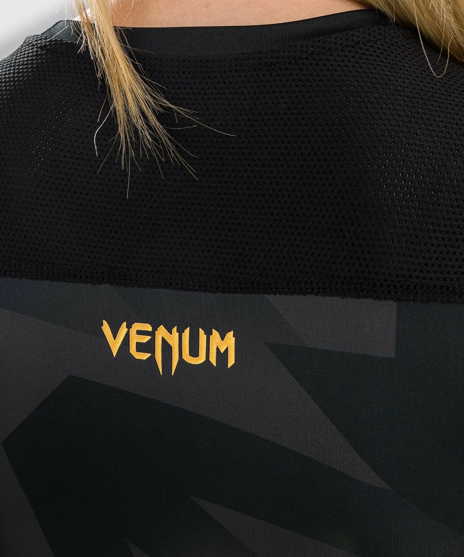 Venum Razor Rashguard - Long Sleeves - For Women - Black/Gold 9 Venum Razor Rashguard - Long Sleeves - For Women - Black/Gold - Bilde 7