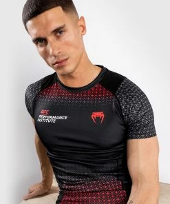 UFC Venum Performance Institute Rashguard - Short Sleeves - Black/Red -Boxing Elegant Butikk 8 252F6 252F4 252F1 252F86411de7963286938526f6130c55699fb9bbf04b VNMUFC 00091 100 02