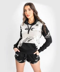 UFC Venum Authentic Fight Week Women's 2.0 Pullover Hoodie - Sand/Black -Boxing Elegant Butikk 8 252F9 252F0 252Fc 252F890c4e7a48f720dacc4a340ec83330809324bf80 VNMUFC 00125 040 01 454e8966 a703 4abe 8197 dddfcfb94a27