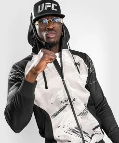 UFC Venum Authentic Fight Week Men's 2.0 Zipped Hoodie - Sand -Boxing Elegant Butikk 8 252Fb 252Fe 252F6 252F8be64d60f99246c68a55c8cb986202641e0e7c87 VNMUFC 00102 040 07 56260ee2 a61c 48e0 a915 07daaa0a420f