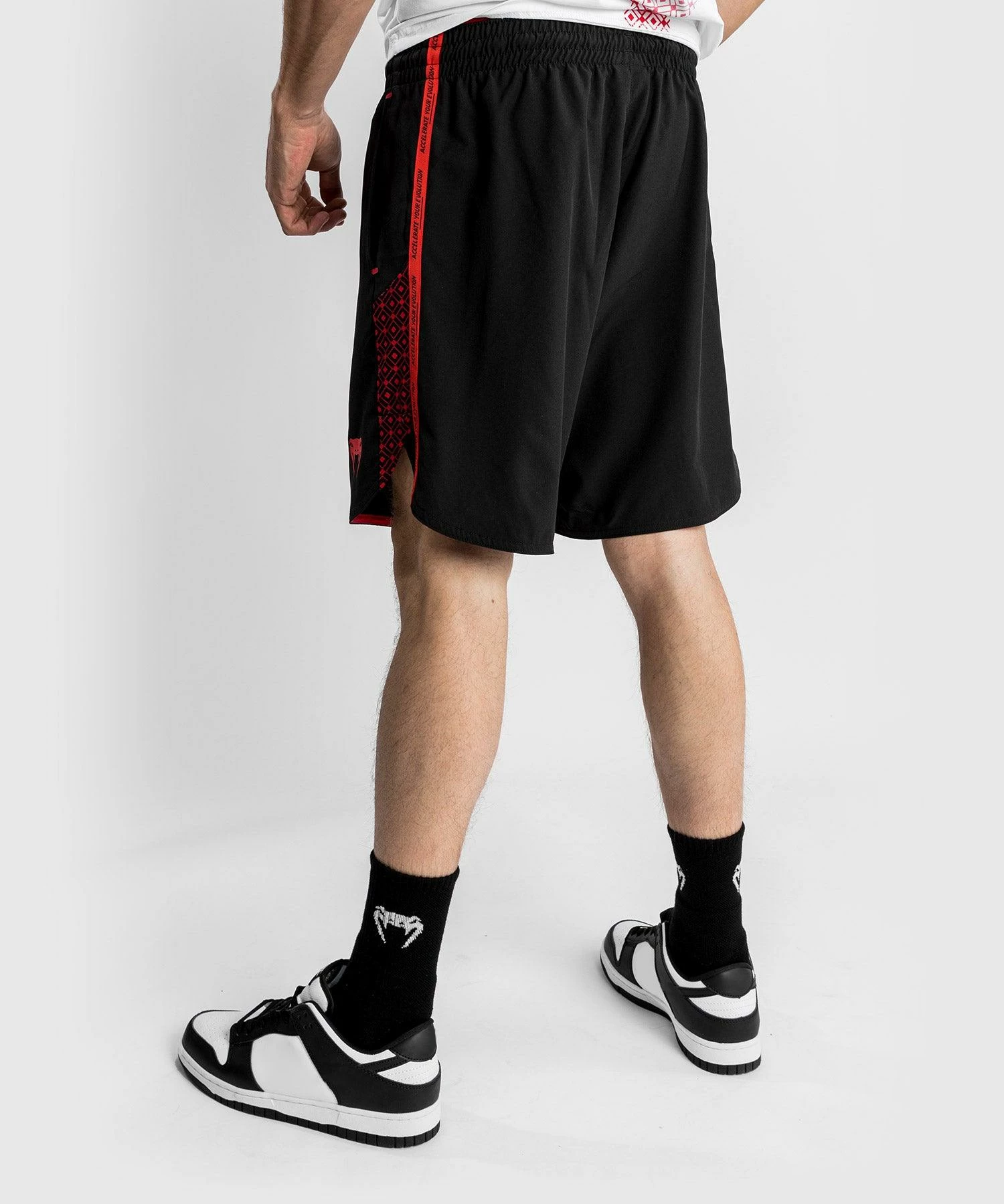 UFC Venum Performance Institute Training Short - Black/Red 5 UFC Venum Performance Institute Training Short - Black/Red - Bilde 3