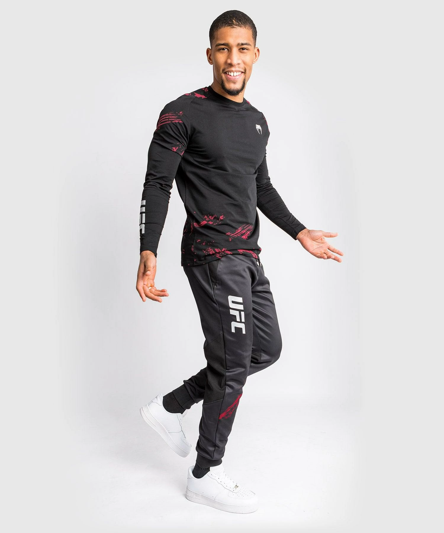 UFC Venum Authentic Fight Week 2.0 Sweatpants - Black/Red 3 UFC Venum Authentic Fight Week 2.0 Sweatpants - Black/Red