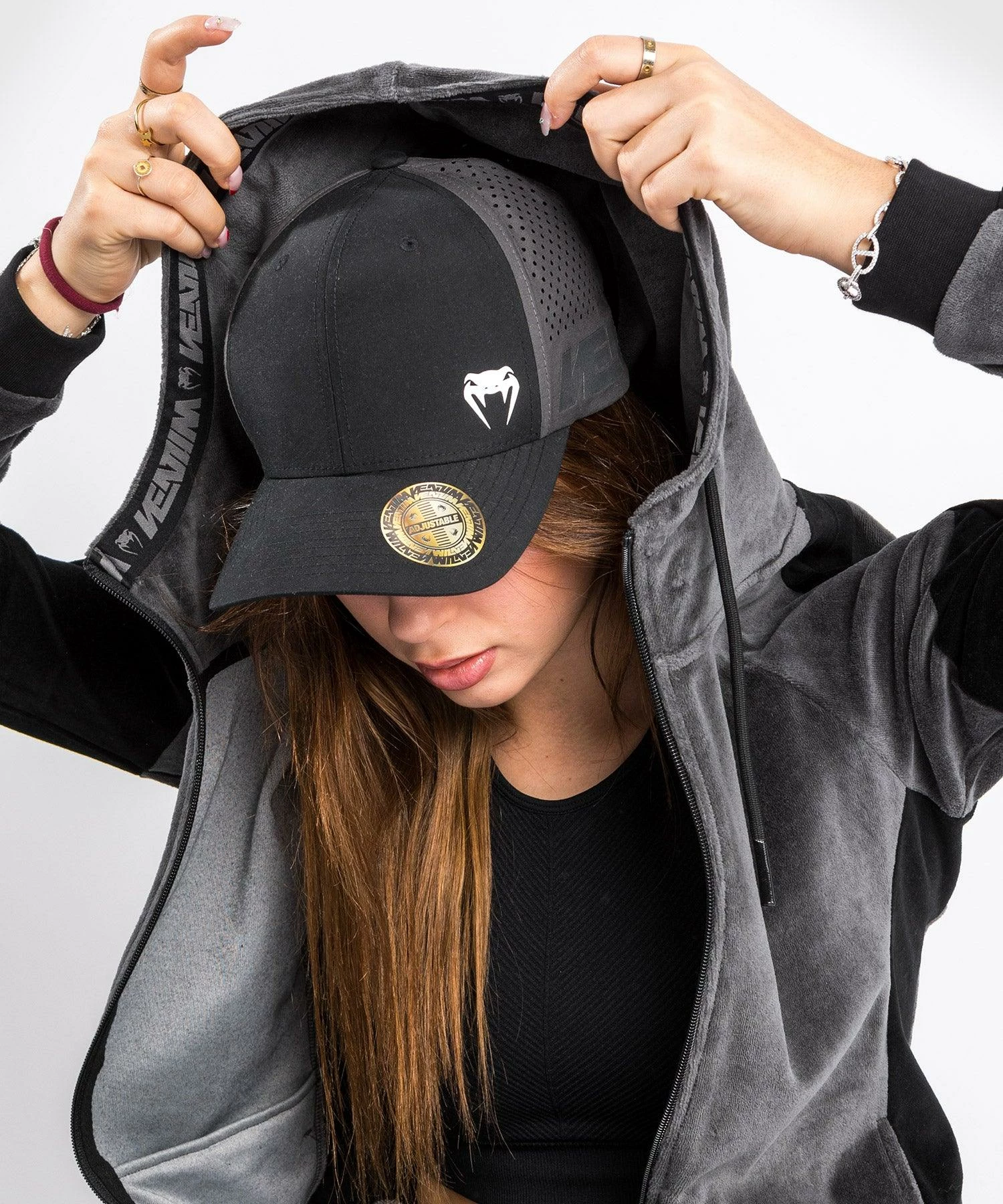 Venum Camoline 2.0 Velvet Track Jacket - For Women - Grey/Black 9 Venum Camoline 2.0 Velvet Track Jacket - For Women - Grey/Black - Bilde 7