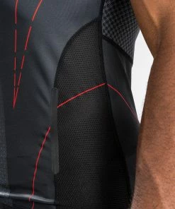 Venum Okinawa 3.0 Rashguard Short Sleeves - Black/Red -Boxing Elegant Butikk 9 252F5 252F1 252F2 252F9512c31f9671c00894c01fed6367d53f41ce952c RASH SS OKINAWA BLACK RED 12 1 b84a2a9d bedc 489f 9442 ec6bfb943580