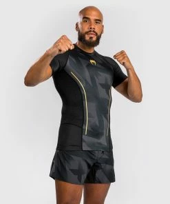 Venum Razor Rashguard Short Sleeves - Black/Gold 13 Venum Razor Rashguard Short Sleeves - Black/Gold -Boxing Elegant Butikk 9 252F5 252F5 252Ff 252F955f4a06e90d38197f37143d5c92e8dc0be38fdb 5 095e79e2 4eb4 4167 828c 2c887a468720
