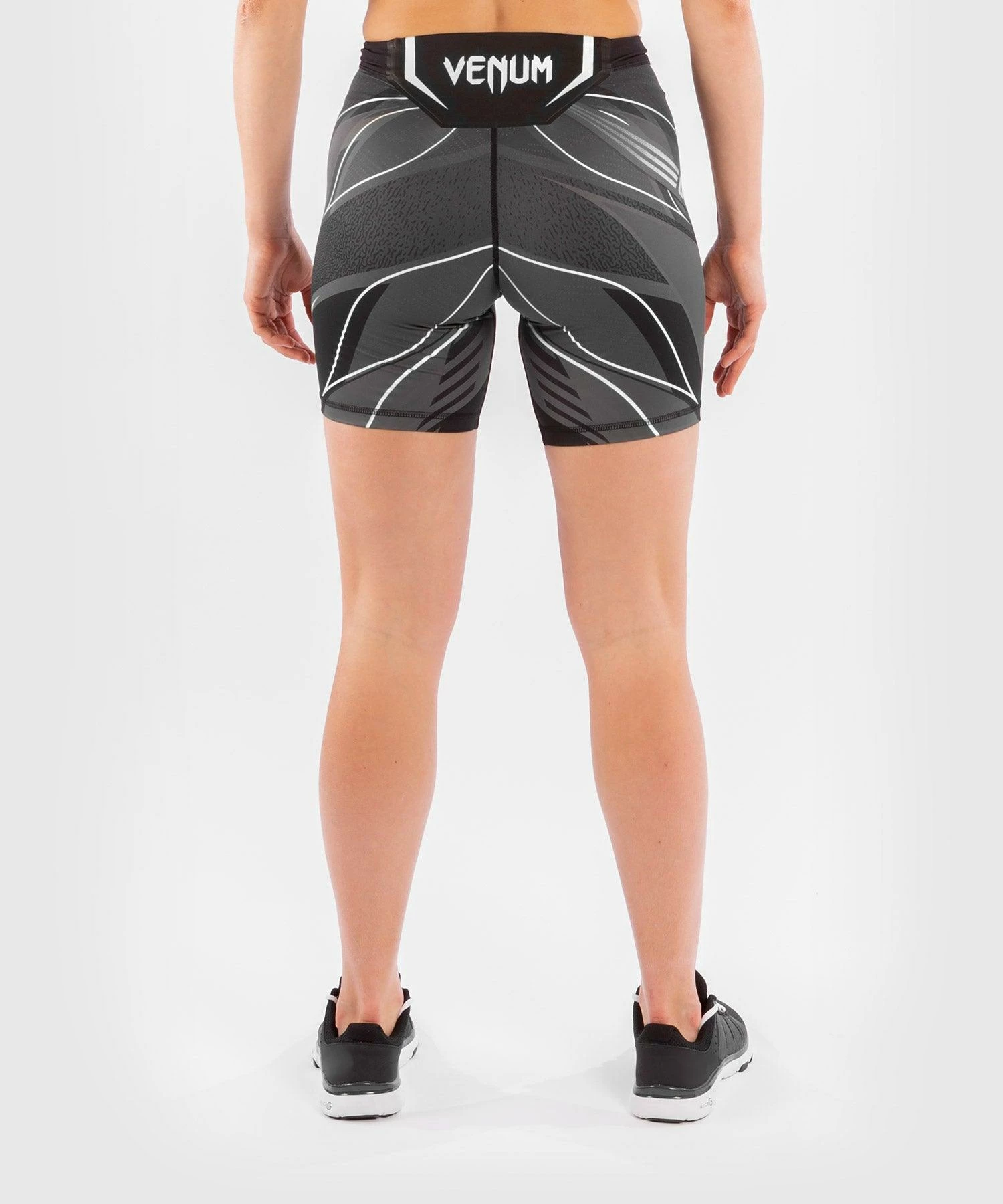 UFC Venum Authentic Fight Night Women's Vale Tudo Shorts - Long Fit - Black 4 UFC Venum Authentic Fight Night Women's Vale Tudo Shorts - Long Fit - Black - Bilde 2