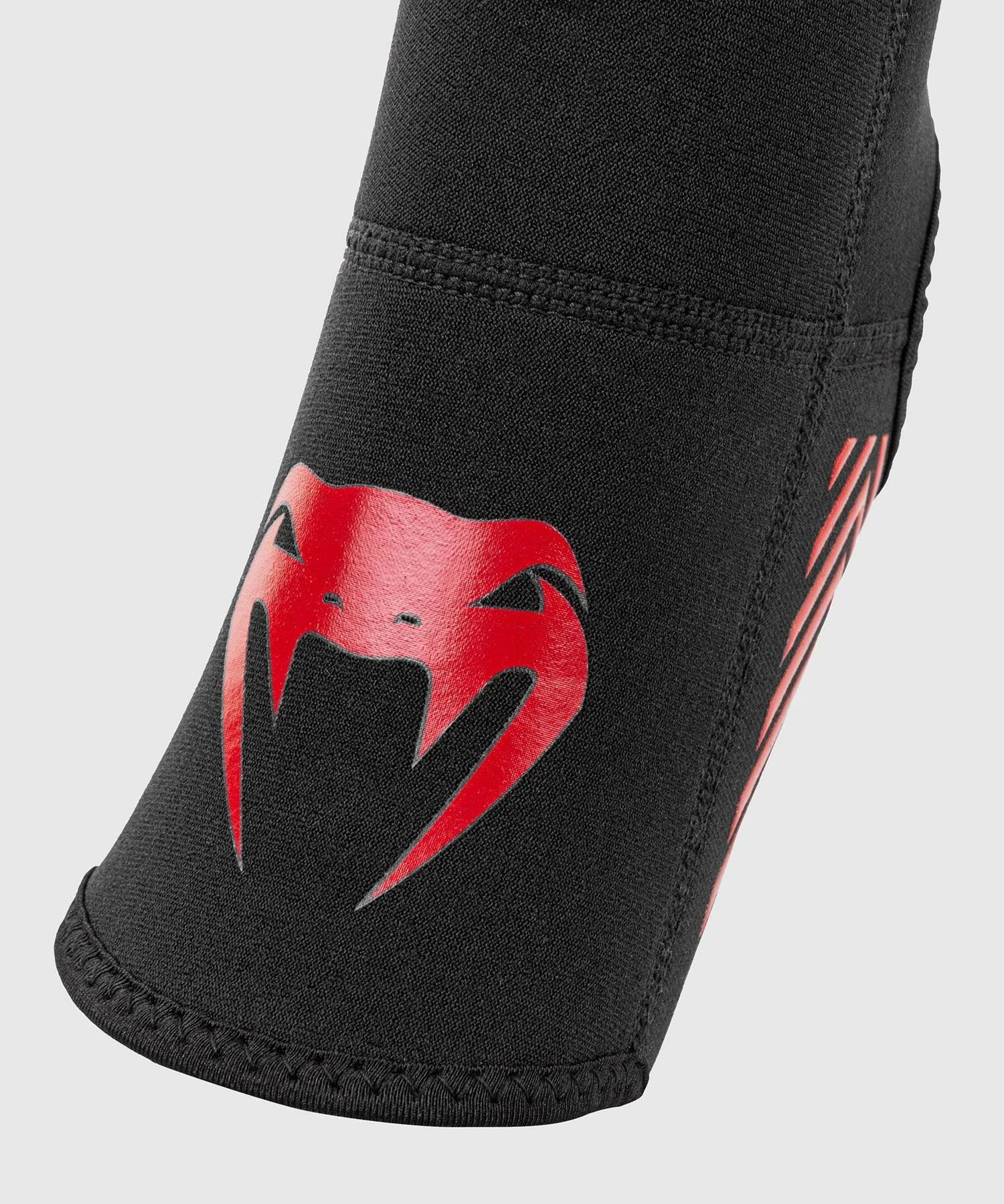 Venum Kontact Evo Foot Grips - Black/Red 6 Venum Kontact Evo Foot Grips - Black/Red - Bilde 4
