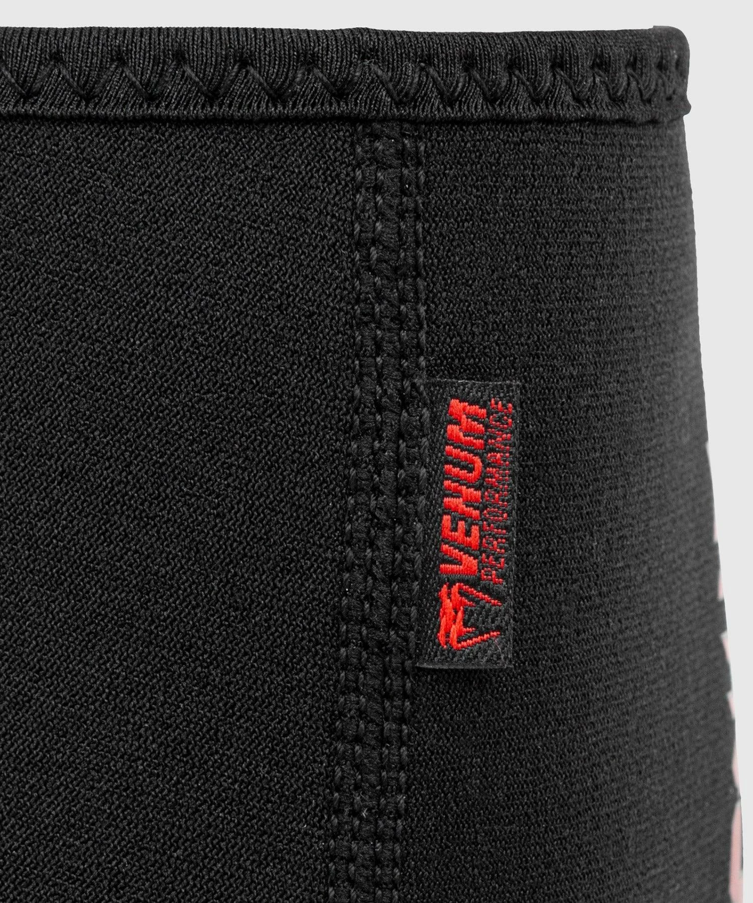 Venum Kontact Evo Foot Grips - Black/Red 5 Venum Kontact Evo Foot Grips - Black/Red - Bilde 3