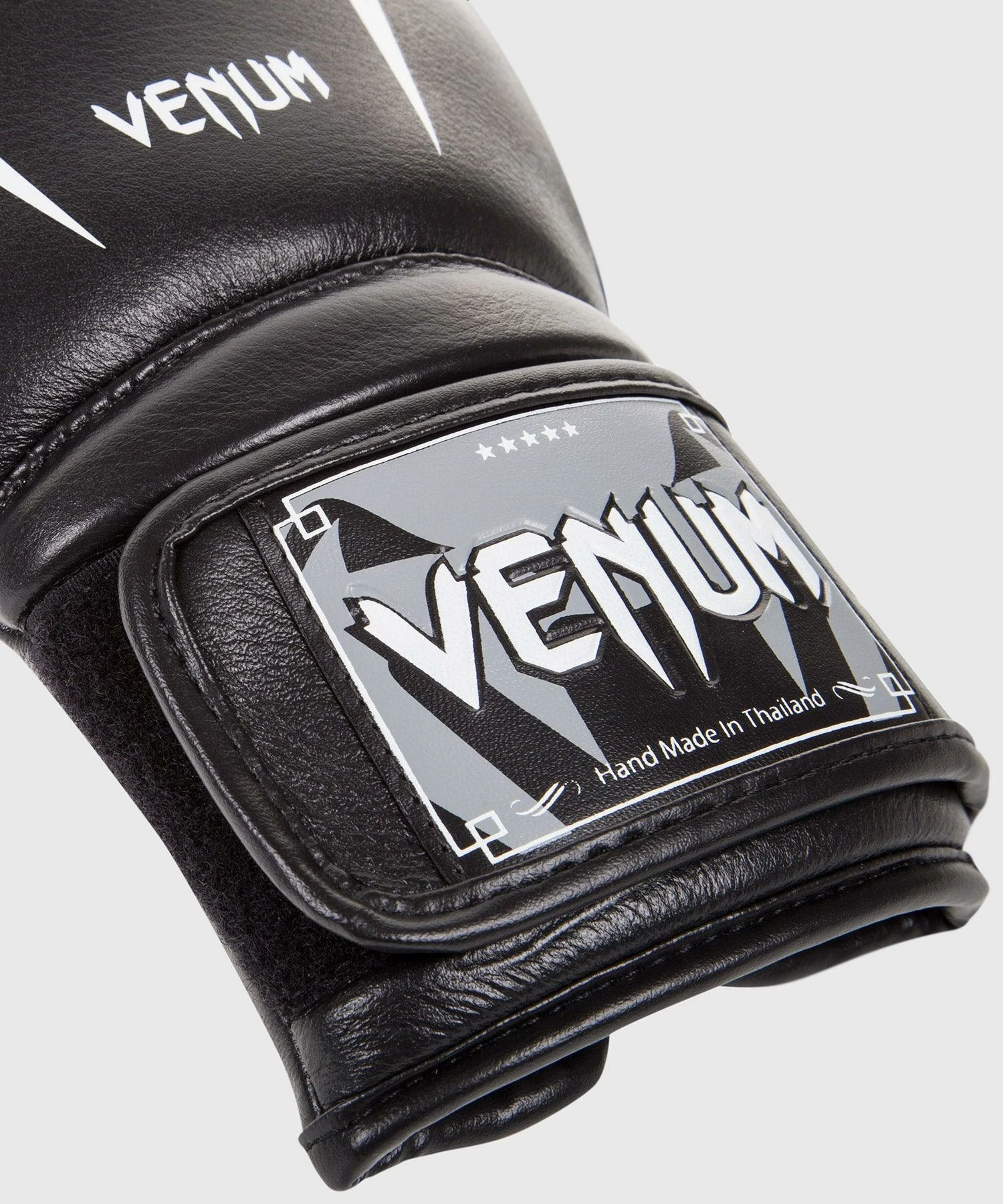 Venum Giant 3.0 Boxing Gloves - Nappa Leather - Black 6 Venum Giant 3.0 Boxing Gloves - Nappa Leather - Black - Bilde 4