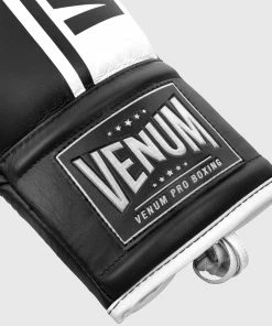 Venum Shield Pro Boxing Gloves - With Laces - Black/White -Boxing Elegant Butikk IMG 8316 copie 1 3dd44100 f4af 4270 80c6 9fa298c9e986