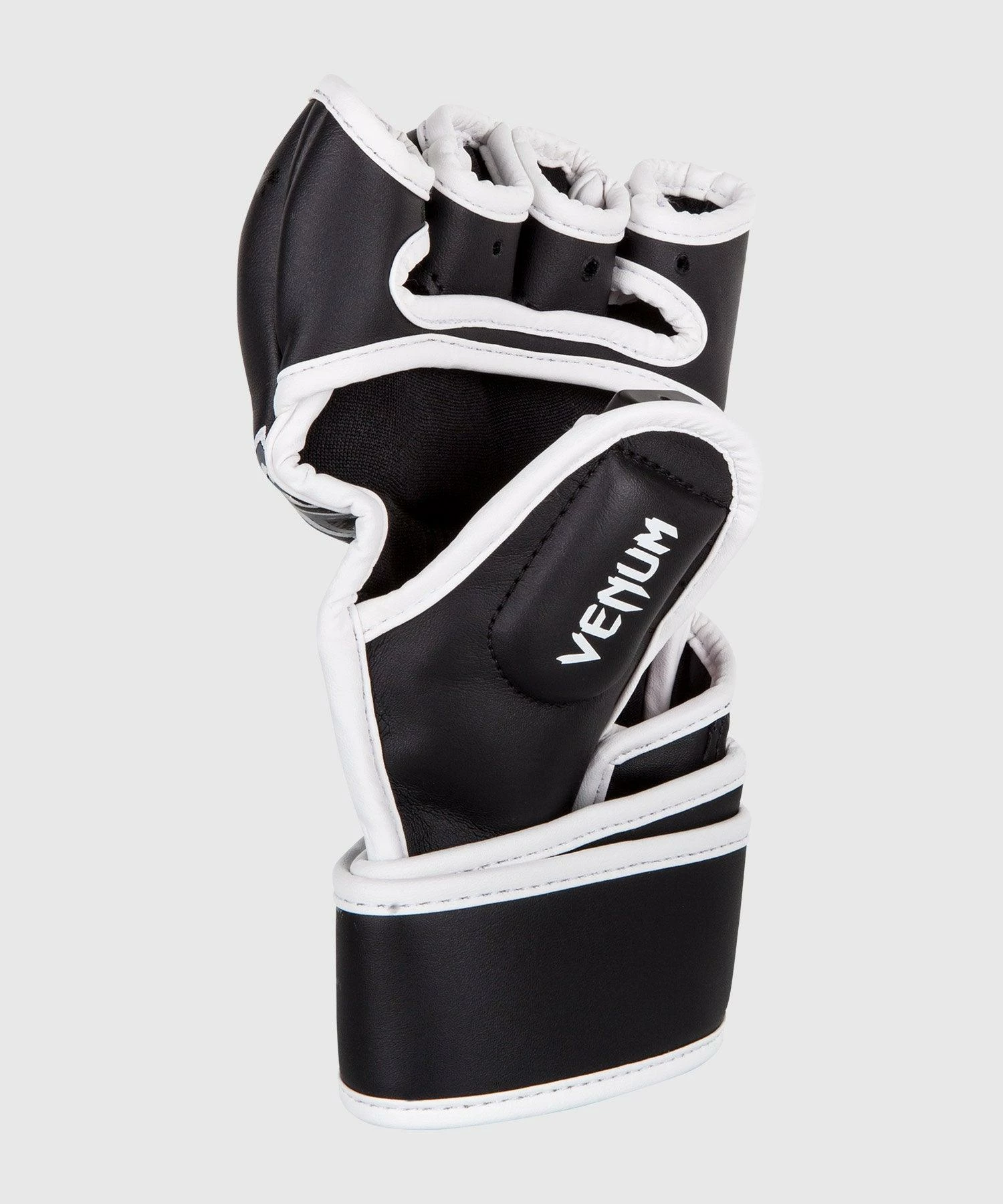 Venum Gladiator 3.0 MMA Gloves - Black/White 5 Venum Gladiator 3.0 MMA Gloves - Black/White - Bilde 3