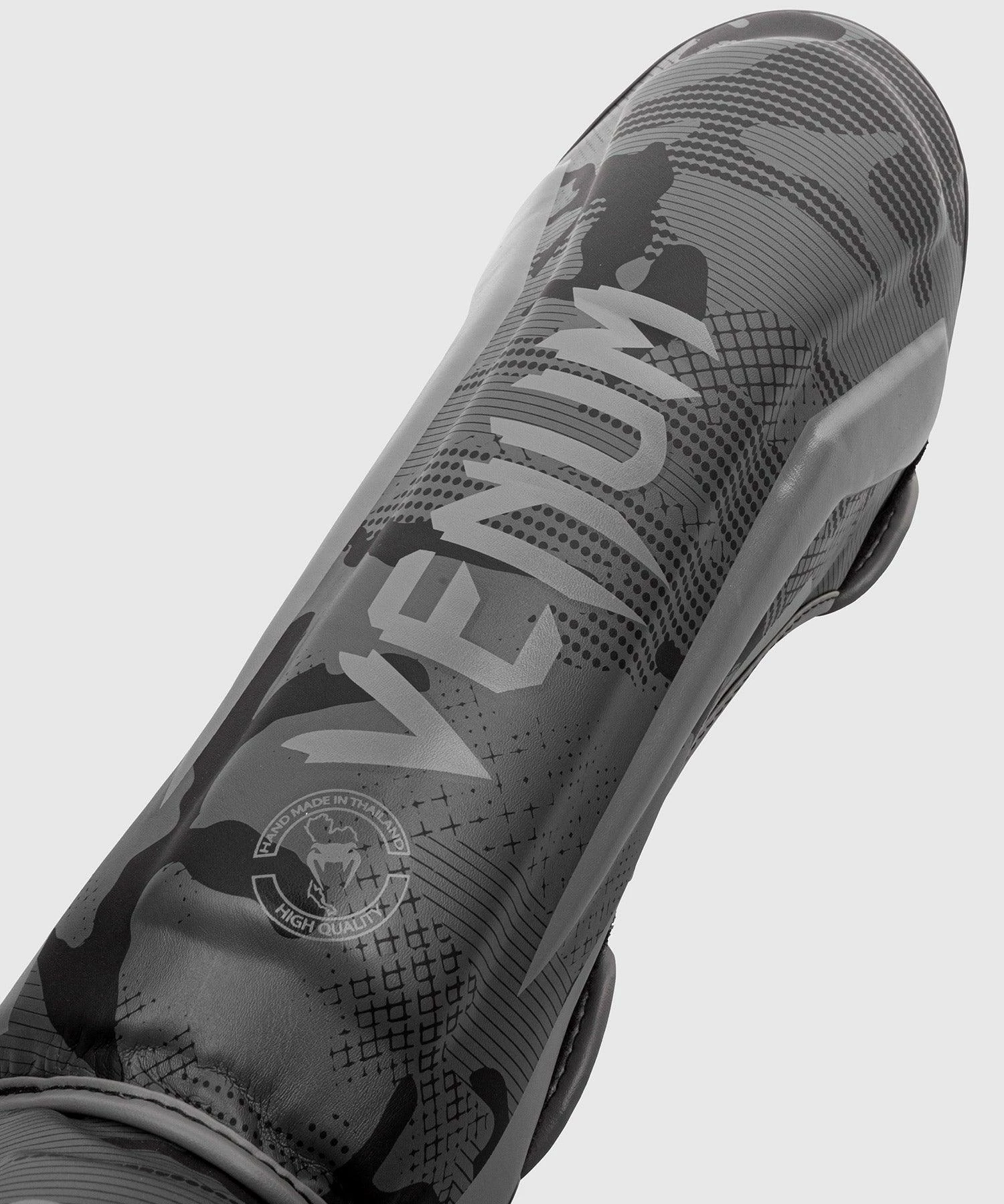 Venum Elite Shin Guards - Black/Dark Camo 6 Venum Elite Shin Guards - Black/Dark Camo - Bilde 4