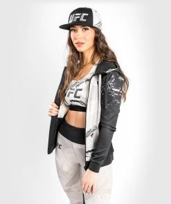 UFC Venum Authentic Fight Week Women's 2.0 Zip Hoodie - Black/Sand -Boxing Elegant Butikk a 252F0 252F2 252F4 252Fa024ed493e16c5605e2c57d4a61d8fb6939afa21 VNMUFC 00116 040 01 85c81230 d079 41ab 9c30 cb5ab3510d32