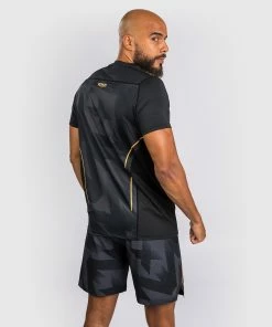 Venum Razor Dry Tech T-Shirt - Black/Gold -Boxing Elegant Butikk a 252F1 252Fb 252Fe 252Fa1be75b95369e6fdc1c930c8d08ea0a279023207 r e7f6a0a3 b82f 4fa6 8dc9 e151a8cdef09