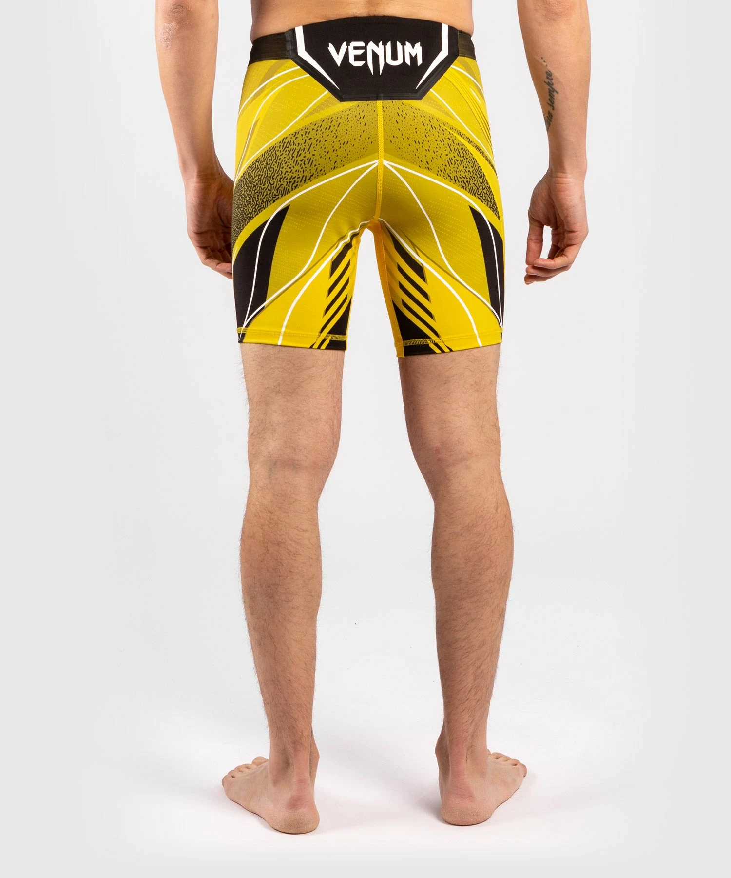 UFC Venum Authentic Fight Night Men's Vale Tudo Shorts - Short Fit - Yellow 4 UFC Venum Authentic Fight Night Men's Vale Tudo Shorts - Short Fit - Yellow - Bilde 2