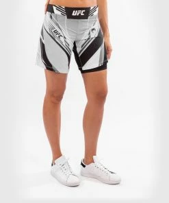 UFC Venum Authentic Fight Night Women's Shorts - Long Fit - White -Boxing Elegant Butikk a 252F4 252F9 252F2 252Fa4929758c13801be00cd3faeb43e9d54cba7a43f VNMUFC 00019 002 03