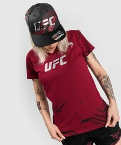 UFC Venum Authentic Fight Week Women's 2.0 Short Sleeve T-Shirt - Red -Boxing Elegant Butikk a 252F8 252F4 252Fb 252Fa84b904efb4cf3b1715ee6dcb0c3ffcd13aa9fc5 VNMUFC 00126 003 03 5f1cc695 c49d 4f43 babd f11443259167