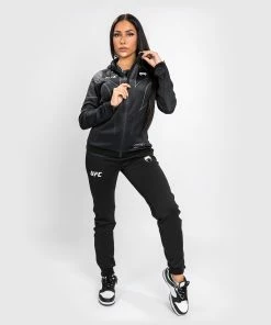 UFC Venum Authentic Fight Night 2.0 Women's Walkout Hoodie - Black -Boxing Elegant Butikk a 252Fd 252Fa 252Fe 252Fadaecdb261b09f593b61d05649c3ddca0c9c07a9 VNMUFC 00146 001 04