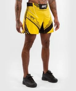 UFC Venum Authentic Fight Night Men's Gladiator Shorts - Yellow -Boxing Elegant Butikk b 252F1 252F9 252F8 252Fb19897cc63ef083d781ecc979319ab5b4917a47b VNMUFC 00003 006 05