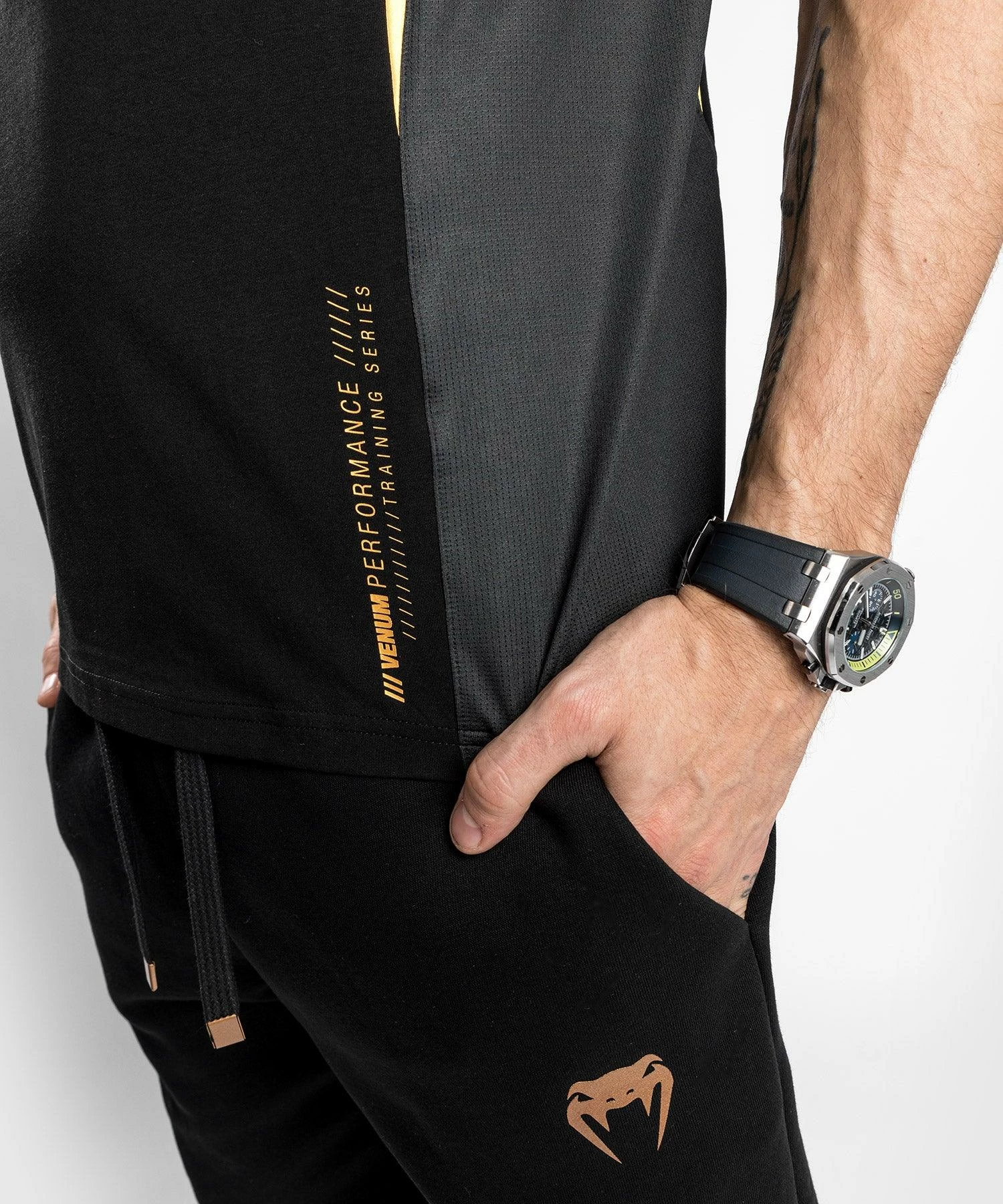 Venum Tempest 2.0 T-shirt - Black/Gold 9 Venum Tempest 2.0 T-shirt - Black/Gold - Bilde 7