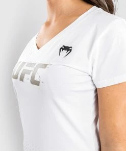 UFC Venum Authentic Fight Week Women's 2.0 Short Sleeve T-Shirt - White -Boxing Elegant Butikk c 252F1 252Fa 252F4 252Fc1a426f65490d465d1c84701ddeb76eaa1d897a8 VNMUFC 00143 002 12 73a744b5 d61a 4317 98ba c6eca12d8671