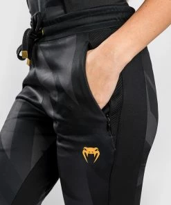 Venum Razor Joggers - For Women - Black/Gold 12 Venum Razor Joggers - For Women - Black/Gold -Boxing Elegant Butikk c 252F2 252F0 252F1 252Fc201a65b23ee2759b82e9175e0e2d0e3b121c829 6
