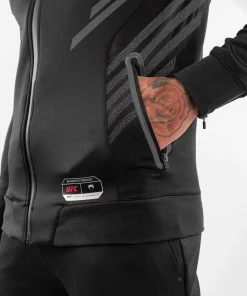 UFC Venum Authentic Fight Night Men's Walkout Hoodie - Black -Boxing Elegant Butikk c 252F6 252Fc 252F6 252Fc6c60f7e99069f0a739f70f28e5c660675bfe1b2 VNMUFC 00004 001 08