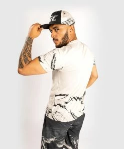 UFC Venum Authentic Fight Week Men's 2.0 Short Sleeve T-Shirt - Sand 13 UFC Venum Authentic Fight Week Men's 2.0 Short Sleeve T-Shirt - Sand -Boxing Elegant Butikk c 252Fb 252Fa 252Fc 252Fcbac8ee188df28e0a690295a02341fdc397c47a9 VNMUFC 00109 040 03 38467f65 e1af 4fe0 9efc a742125cfb62