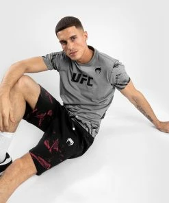 UFC Venum Authentic Fight Week Men's 2.0 Short Sleeve T-Shirt - Grey -Boxing Elegant Butikk c 252Fe 252F7 252F0 252Fce7039bab9b515c47862261917333d9a768d53fa VNMUFC 00109 010 04 941b7e97 a2df 4d35 b73f c863799e3ea1