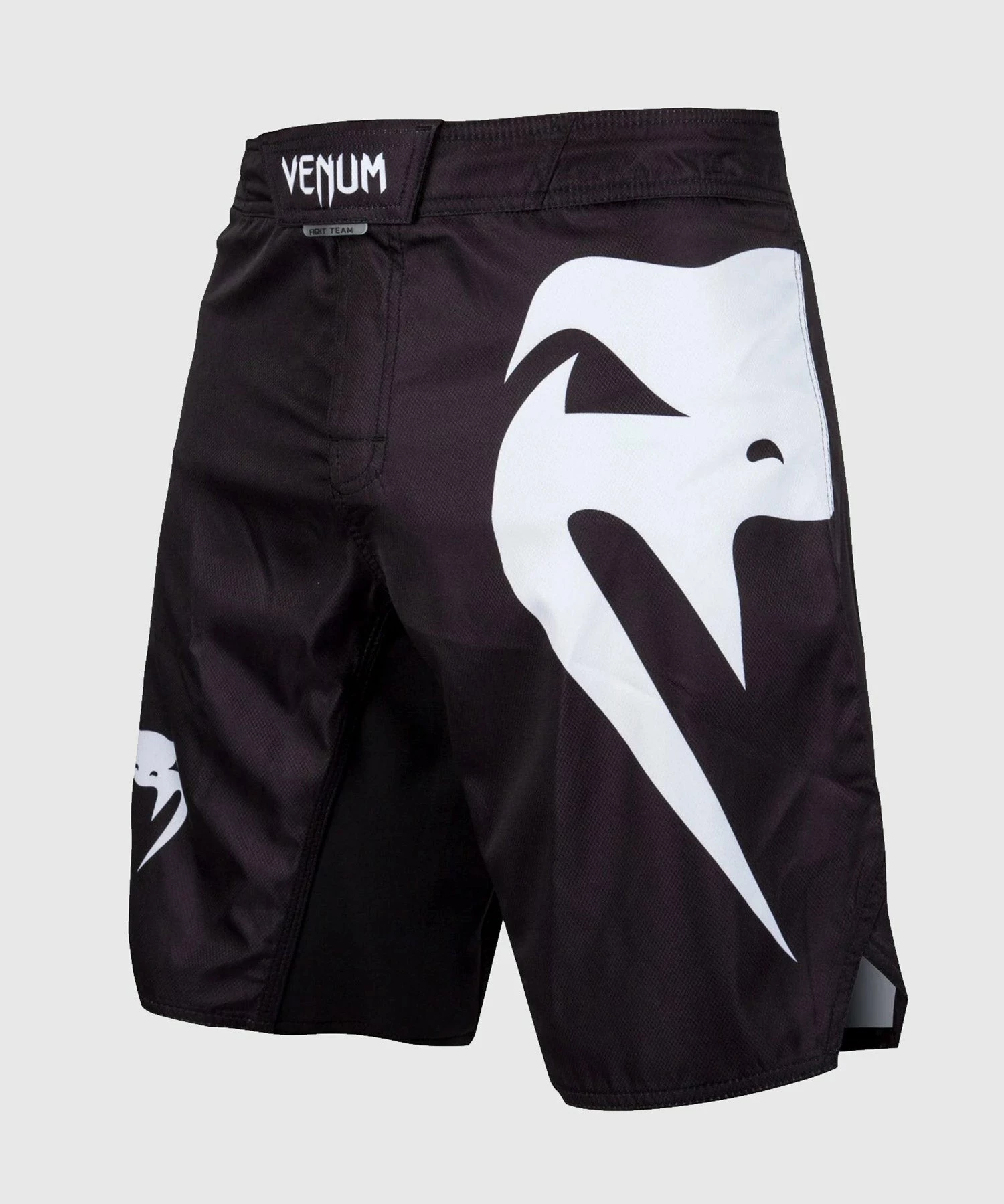 Venum Light 3.0 Fightshorts - Black/White 3 Venum Light 3.0 Fightshorts - Black/White