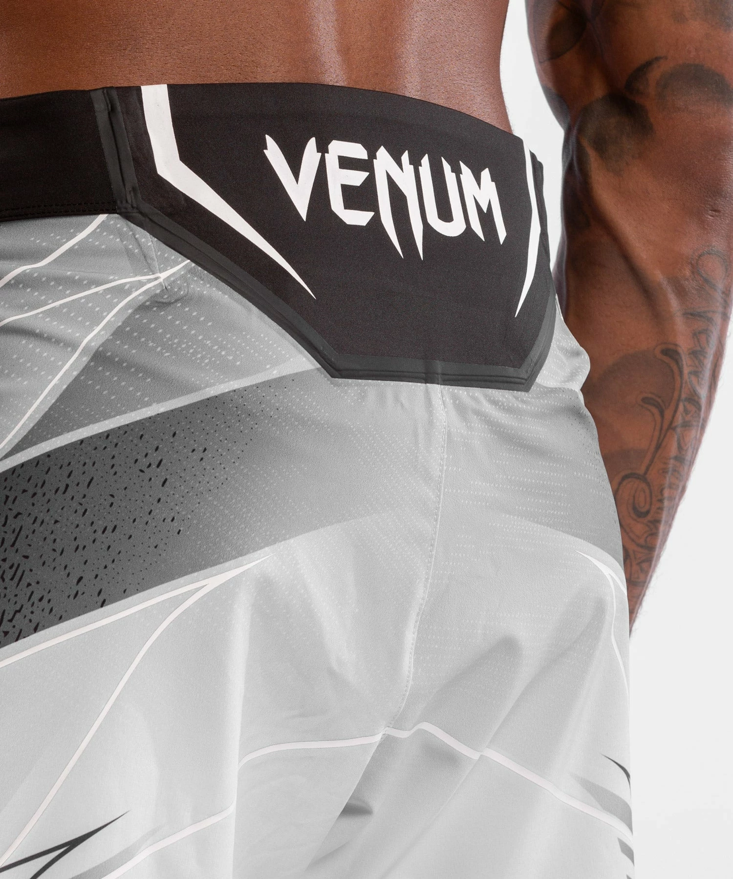 UFC Venum Authentic Fight Night Men's Shorts - Short Fit - White 7 UFC Venum Authentic Fight Night Men's Shorts - Short Fit - White - Bilde 5