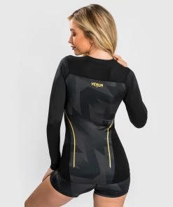 Venum Razor Rashguard - Long Sleeves - For Women - Black/Gold 12 Venum Razor Rashguard - Long Sleeves - For Women - Black/Gold -Boxing Elegant Butikk d 252F2 252Fa 252F7 252Fd2a79082ba9646e2d834d96c4adfd6e7251caaad 17 a28416c2 9ac3 4fe3 bce5 bf868274bd94