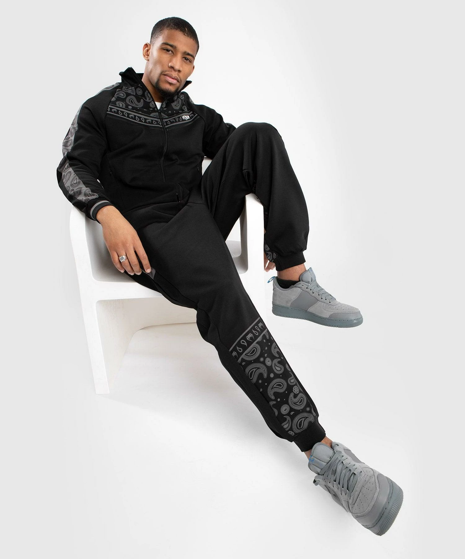 Venum Cali 34 Track Jacket - Black 11 Venum Cali 34 Track Jacket - Black - Bilde 9