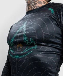 Venum Assassin's Creed Reloaded Rashguard - Long Sleeves - Black -Boxing Elegant Butikk d 252F6 252F9 252F1 252Fd69196937622a8317d8d28aceb66d01c46424d2d RASH LS ASSASSINSCREED BLACK 08