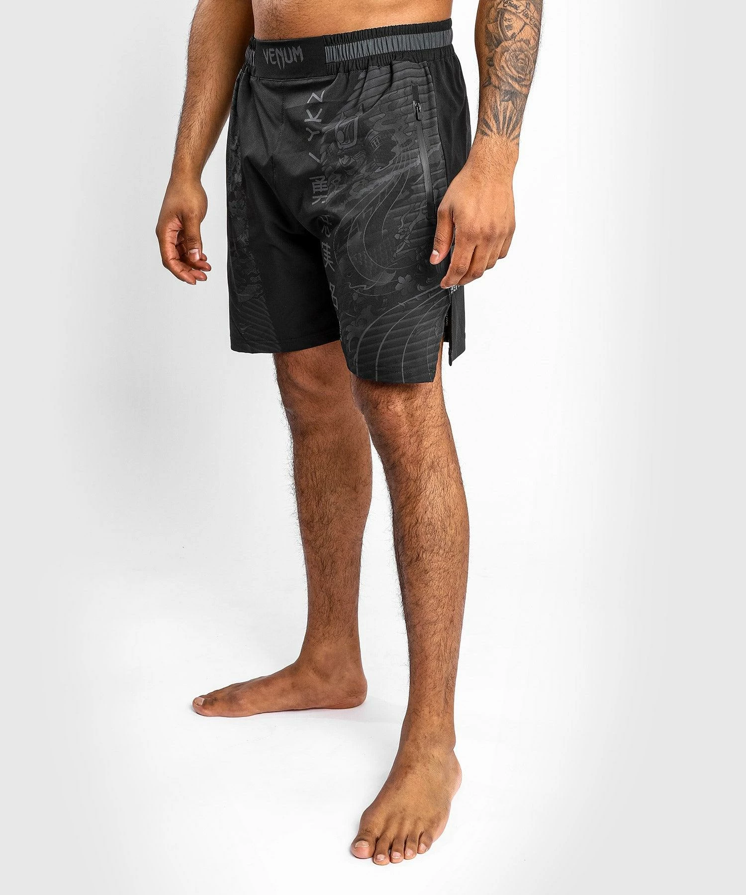 Venum YKZ21 Training Shorts - Black/Black 4 Venum YKZ21 Training Shorts - Black/Black - Bilde 2