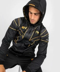UFC Venum Authentic Fight Night 2.0 Men's Walkout Hoodie - Champion -Boxing Elegant Butikk d 252Fb 252F3 252F0 252Fdb3044ea525ab942677b282c3474434628b21377 VNMUFC 00144 126 05 b92793f1 faeb 44b7 a008 33c4fa30b354