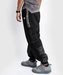 Venum Cali 34 Jogger - Oversize - Black -Boxing Elegant Butikk d 252Fe 252F1 252F7 252Fde17ec3025bab142b9910b39bf26afad166530eb JOGGERS CALI34 BLACK 4 8887fb54 4309 4905 b295 89c3e379c7bd