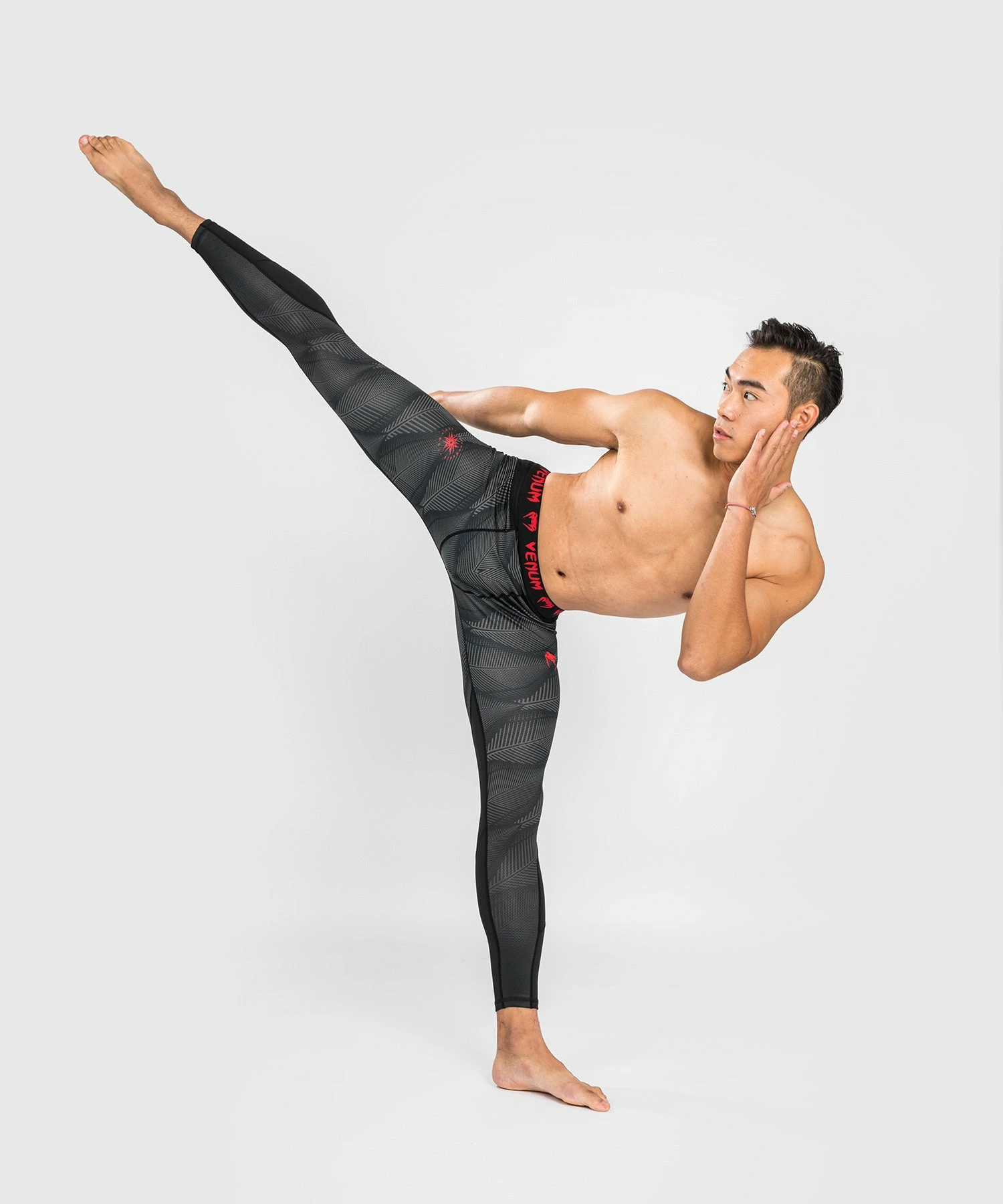 Venum Phantom Spats - Black/Red 4 Venum Phantom Spats - Black/Red - Bilde 2