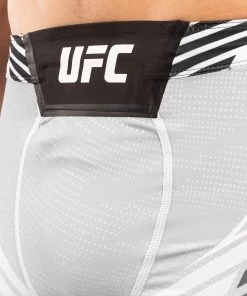 UFC Venum Authentic Fight Night Men's Vale Tudo Shorts - Short Fit - White -Boxing Elegant Butikk e 252F7 252F2 252Ff 252Fe72f49048046816265208c859a82a184bed429da VNMUFC 00007 002 06