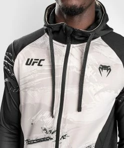 UFC Venum Authentic Fight Week Men's 2.0 Zipped Hoodie - Sand -Boxing Elegant Butikk e 252F7 252F5 252F2 252Fe752bcd015e43dab1614e5db1d7e94c02079f5bf VNMUFC 00102 040 23 2a80f75c 4133 4242 8aa5 72fa28c8f290