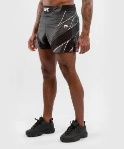 UFC Venum Authentic Fight Night Men's Shorts - Short Fit - Black -Boxing Elegant Butikk e 252F9 252Ff 252F0 252Fe9f0f54cc1bb6aafe10786d5868e9ed53e37174a VNMUFC 00001 001 02