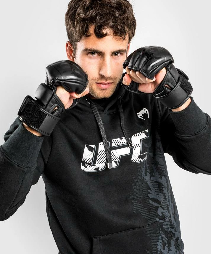 UFC Venum Authentic Fight Week Men's Pullover Hoodie - Black 7 UFC Venum Authentic Fight Week Men's Pullover Hoodie - Black - Bilde 5