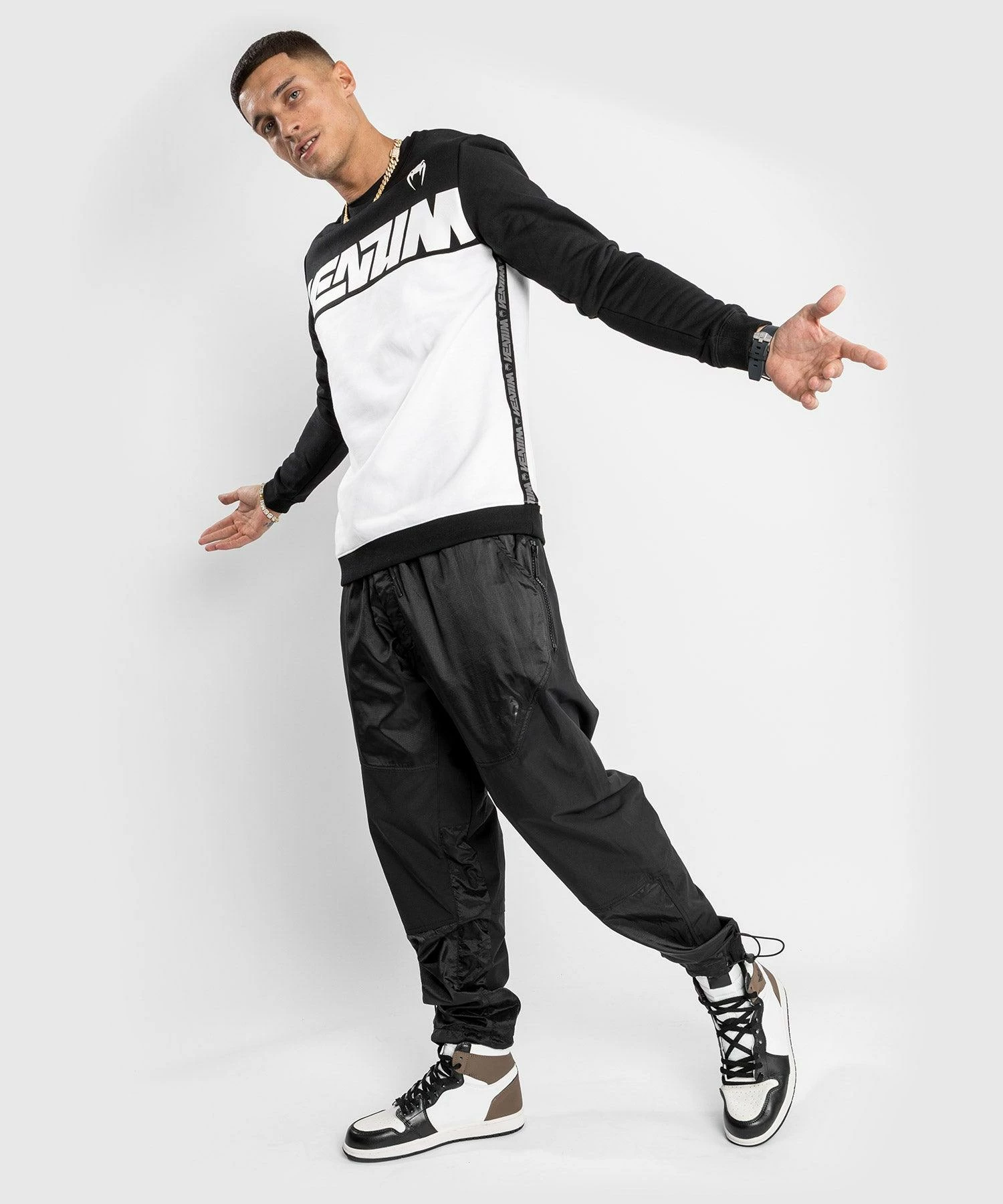 Venum Connect Crewneck Sweatshirt - Black/White 6 Venum Connect Crewneck Sweatshirt - Black/White - Bilde 4